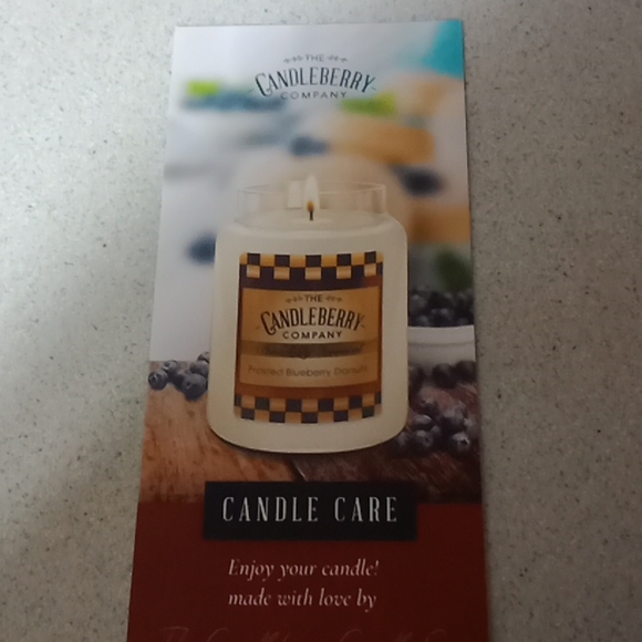 Parfait style tri-colored tri-scented candle - Picture 2 of 4